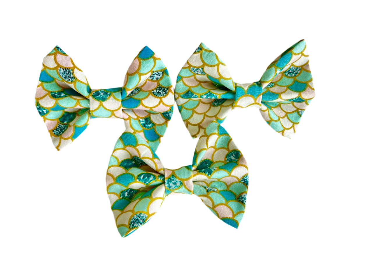 Fins & Flare Bow Tie
